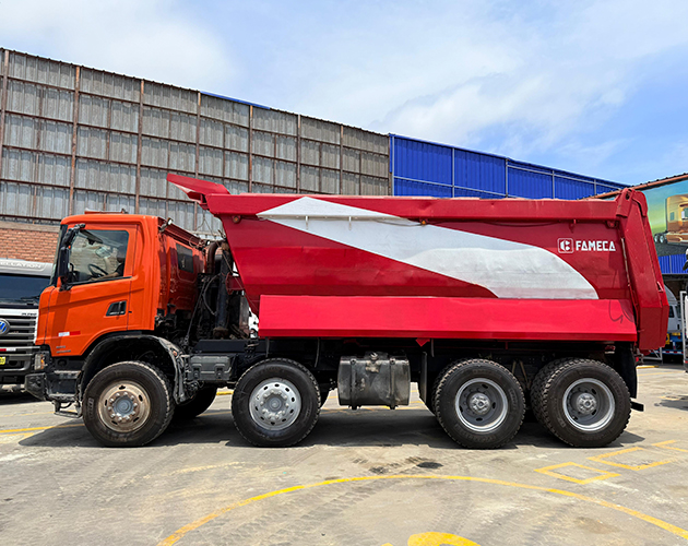 Volquete Scania G540 B8X4