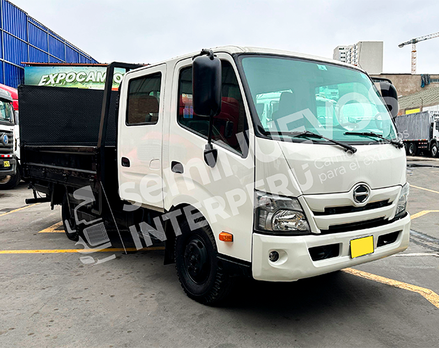 Camión baranda rebatible Hino Dutro