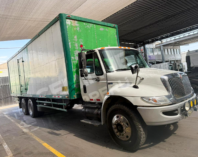 Furgón International 4300 SBA 4X2