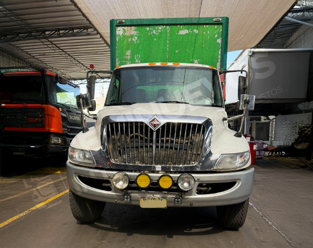 Furgón International 4300 SBA 4X2