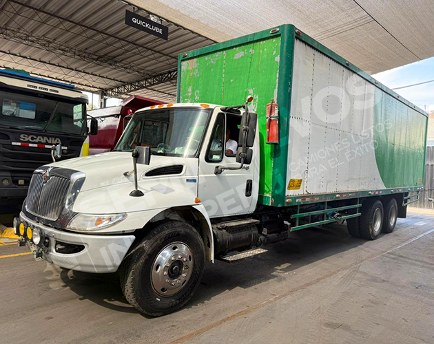 Furgón International 4300 SBA 4X2