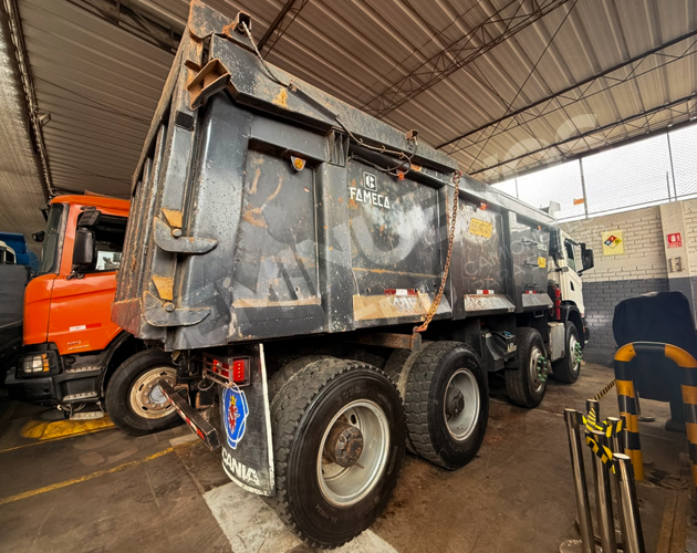 Volquete Scania G540 B8X4